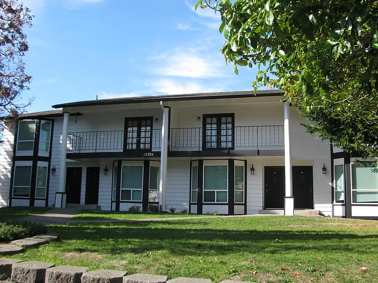12204 105th Avenue Ct E #C — Photo 1