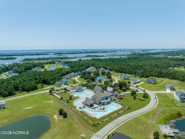 414 Caroline Sanders Way, Holly Ridge, NC 28445