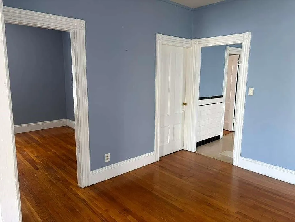 2 bed, 1.0 bath, 2272 sqft, $1,800 — Photo 3