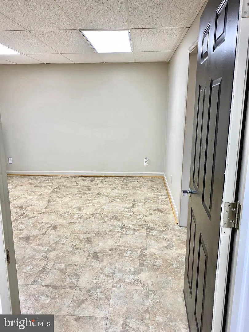 1 bed, 1.0 bath, 650 sqft, $1,300 — Photo 2