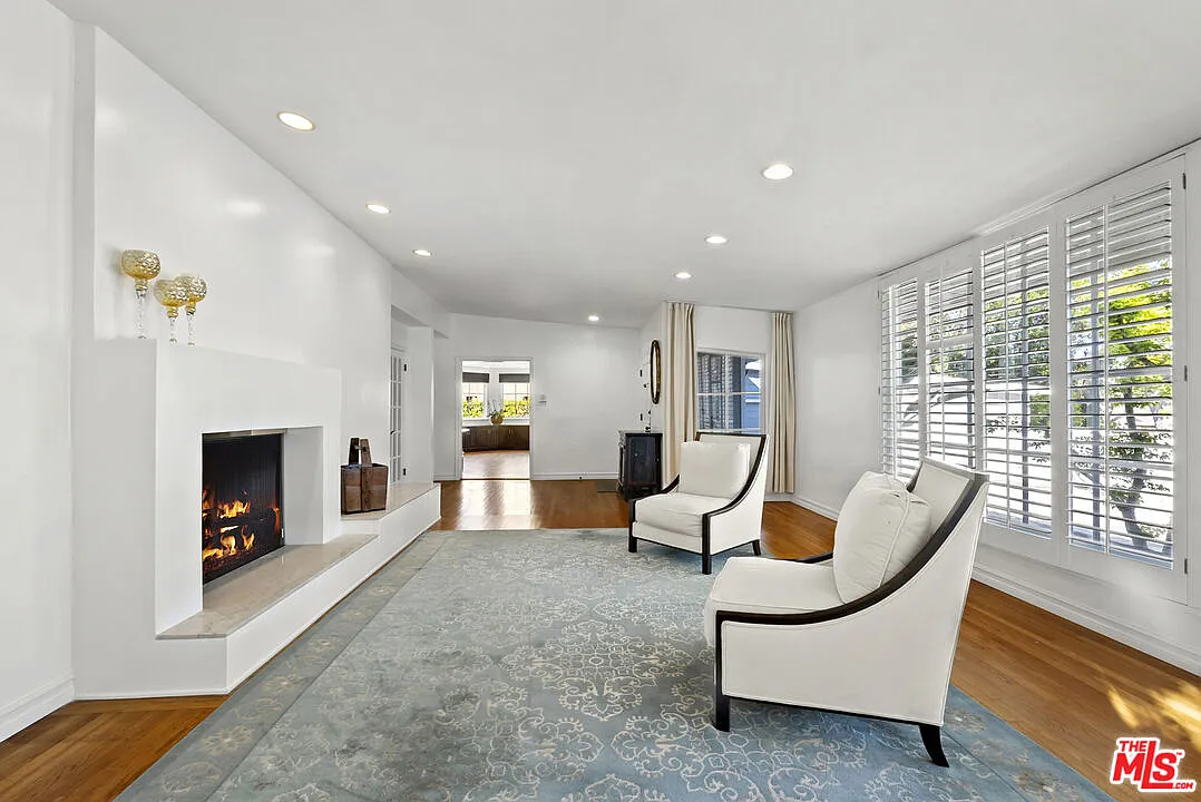 6 bed, 5.0 bath, 4589 sqft, $24,500 — Photo 3