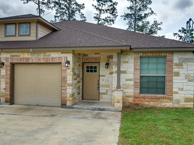 129 N Kaupo Dr #B — Photo 2