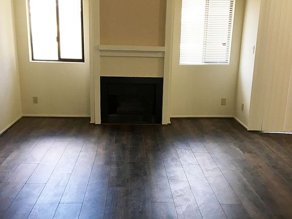 3rd image of 10700 Woodley Ave