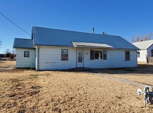 403 N 6th Ave, Hill City, KS 67642