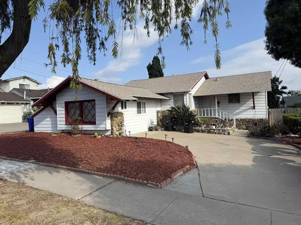 5823 Roswell St, San Diego, CA 92114