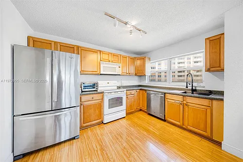 1825 S Ocean Dr Photo 1