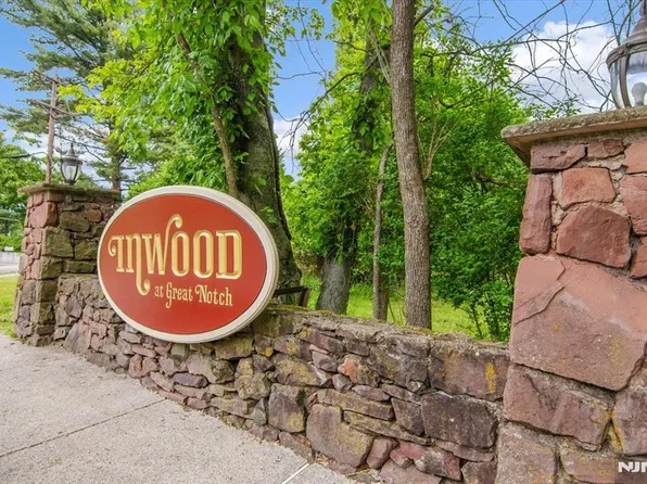 181 Long Hill Rd, Little Falls, NJ 07424