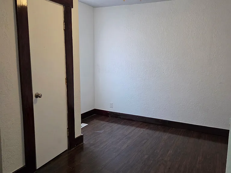 1102 W Arroyo Ave — Photo 7