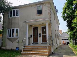 3432 205th St, Bayside, NY 11361
