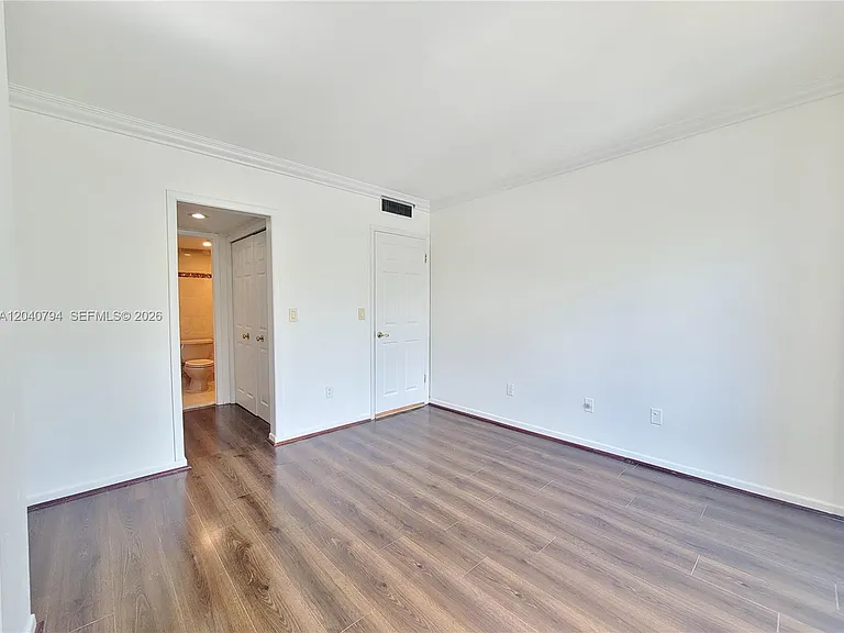 77 Crandon Blvd #2B — Photo 27