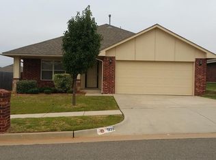 909 Coyote Dr, Yukon, OK 73099