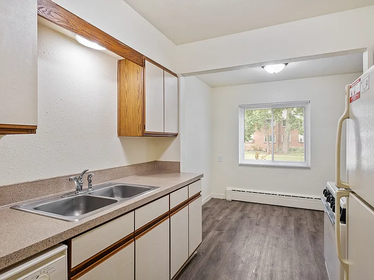 1457 Burke Ave NE — Photo 28