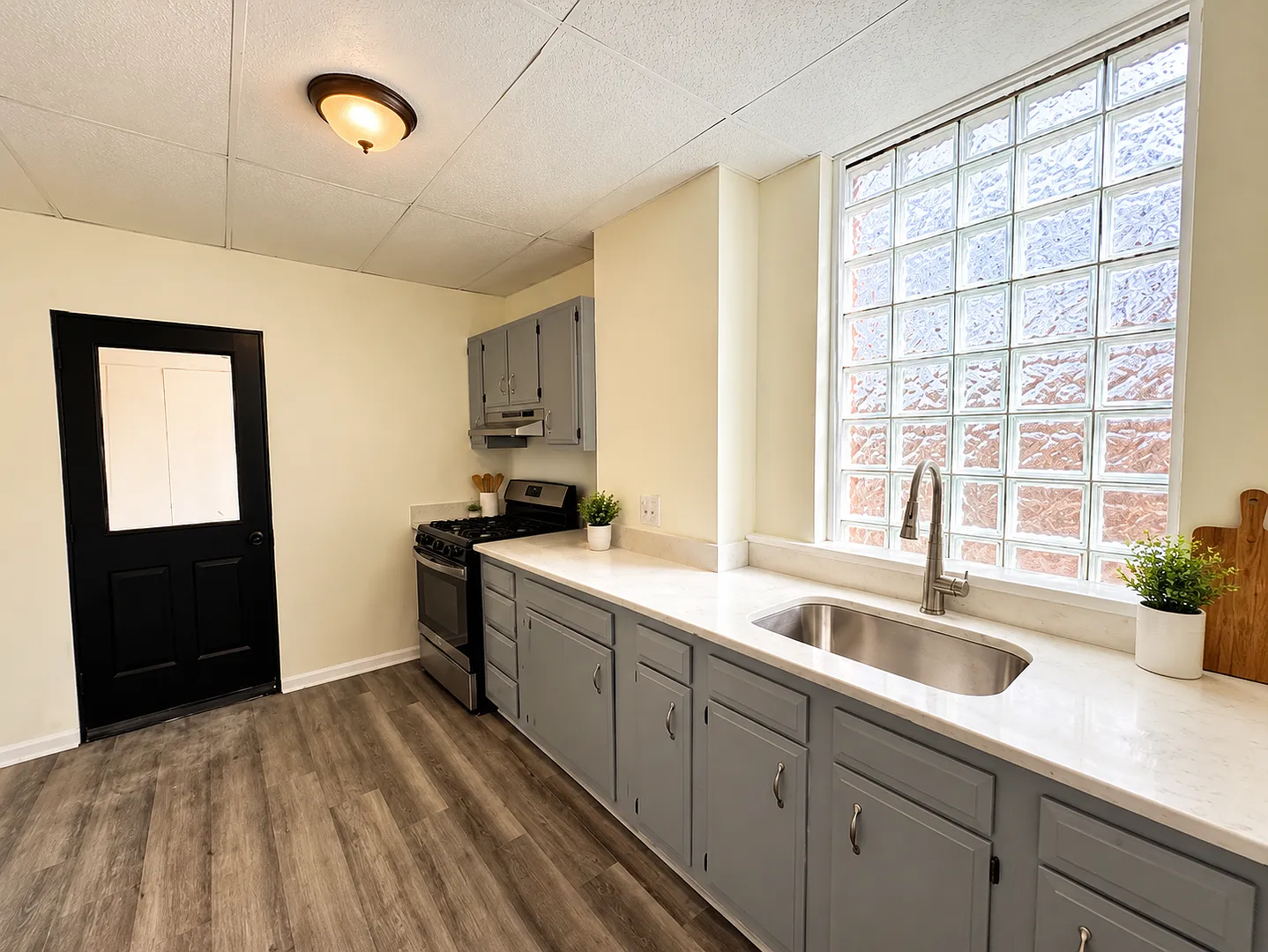 2406 Wurzell Avenue — Photo 3