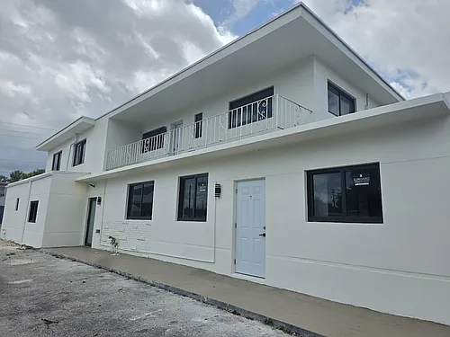 6006 NW 22nd Ave Photo 1