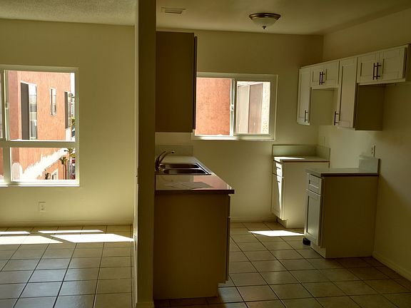 3rd image of 4057 Marlborough Ave APT 11