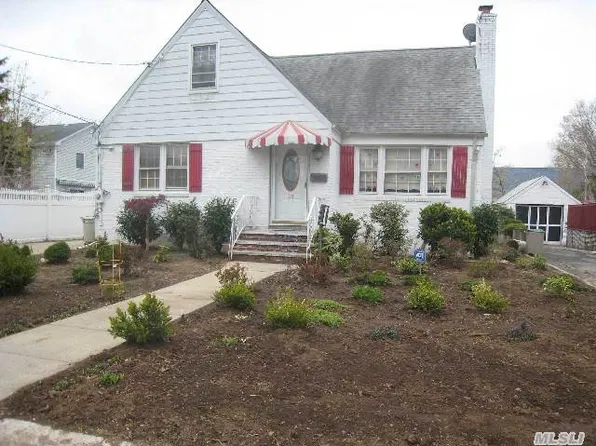 281 William St, West Hempstead, NY 11552