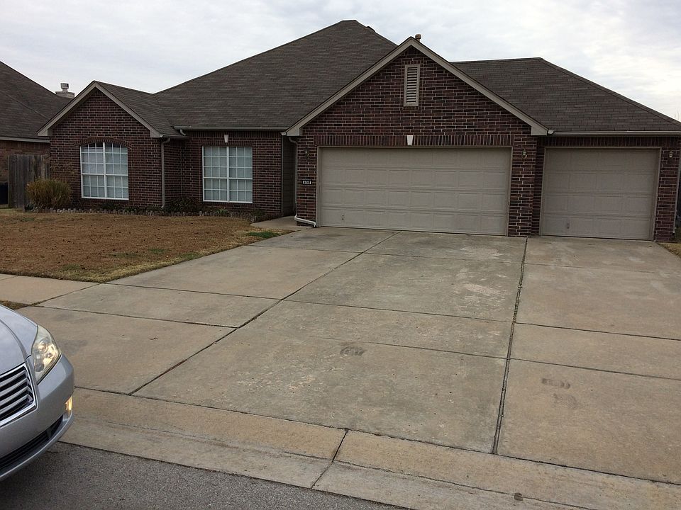 1st image of 4048 S 215 East Ave
