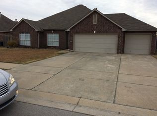 4048 S 215 East Ave, Broken Arrow, OK 74014