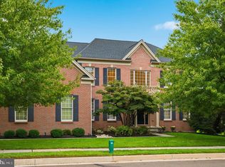 25 Delaney Dr, Newtown, PA 18940