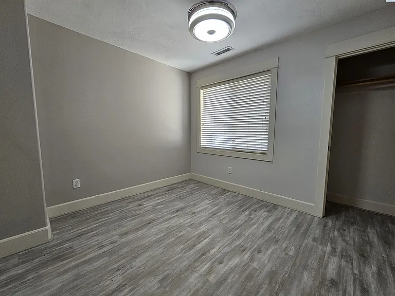 493 Columbia Point Dr — Photo 21