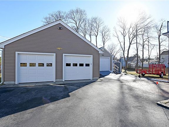 5th image of 60 Elm Ave