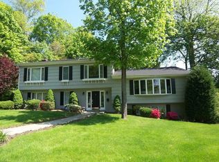 26 Leatherstocking Ln, Scarsdale, NY 10583