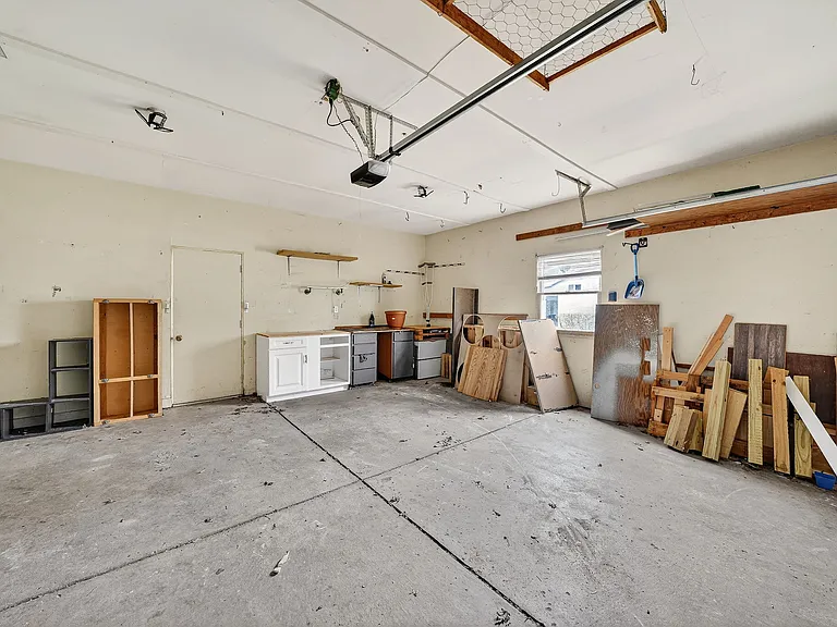 11966 Bluebonnet Ln — Photo 32