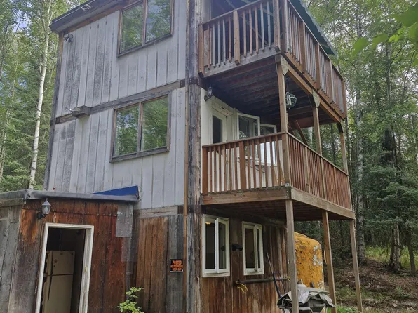 1031 Norris Ln, Fairbanks, AK 99712