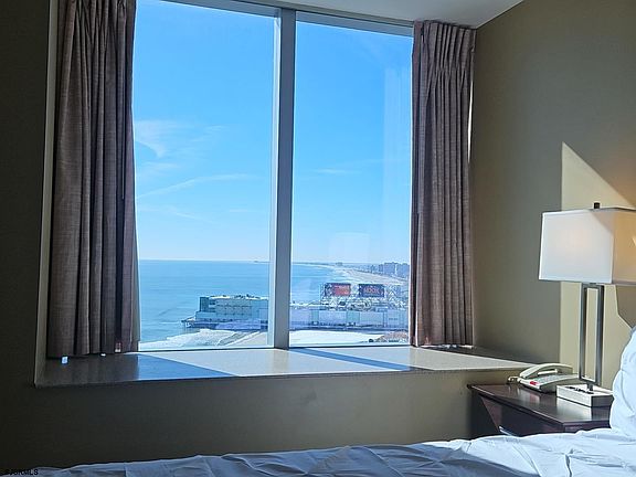 3rd image of 1515 Boardwalk #2709