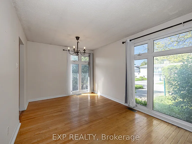 21 Southview Cres — Photo 15