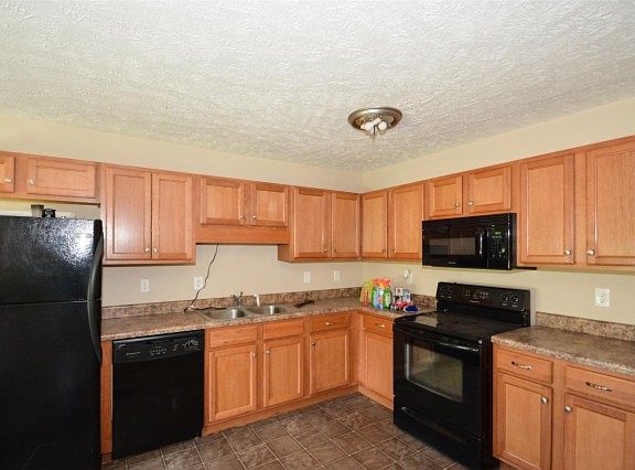 4th image of 1202 Bairdscorner Dr