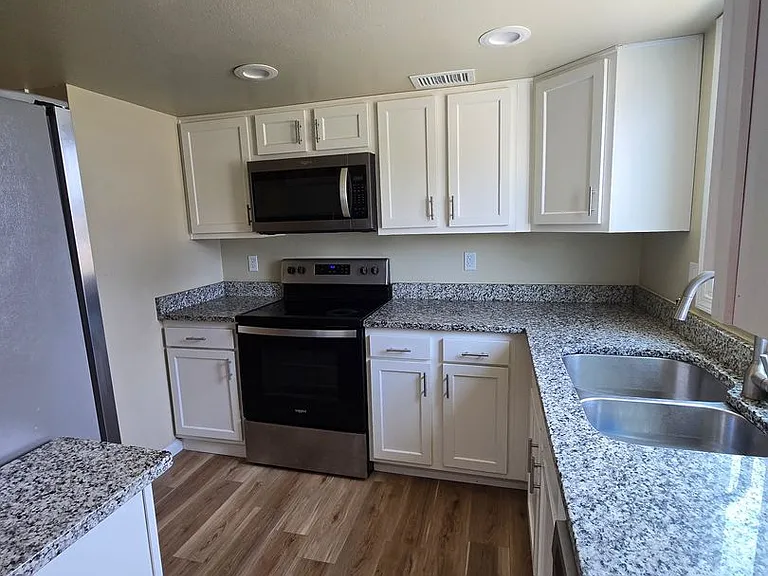 3036 Jacqueline Ct — Photo 8