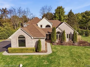 3597 Habitat Trl, Pinckney, MI 48169