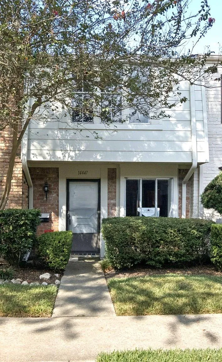 2 bed, 2.5 bath, 1281 sqft, $1,875 — Photo 2
