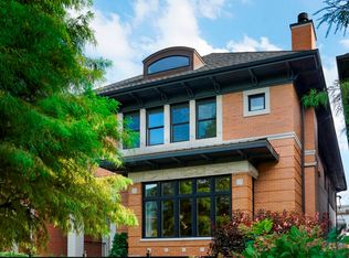 1725 W Wolfram St, Chicago, IL 60657