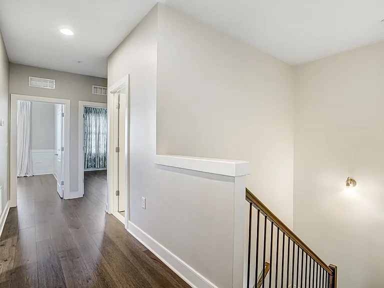 621 Bluemont Ave #102 — Photo 19