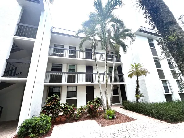 8441 Forest Hills Dr APT 302, Coral Springs, FL 33065