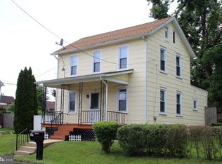 301 E 3rd St, Avondale, PA 19311