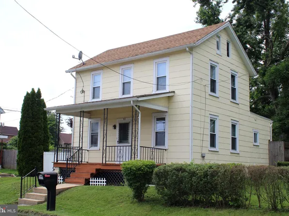 301 E 3rd St, Avondale, PA 19311