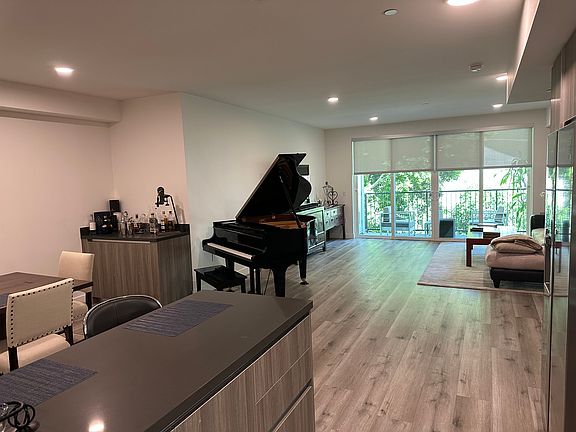 3rd image of 4806 Sylmar Ave #302