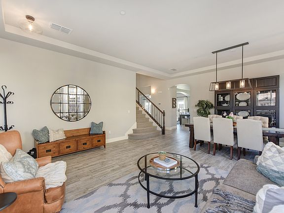 5th image of 3216 Demartini Dr