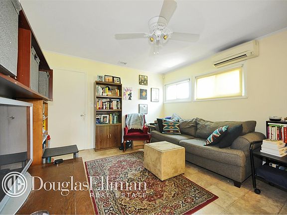 5th image of 20 Cinder Ln