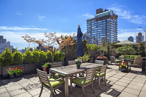 Sold by Stribling | media 12