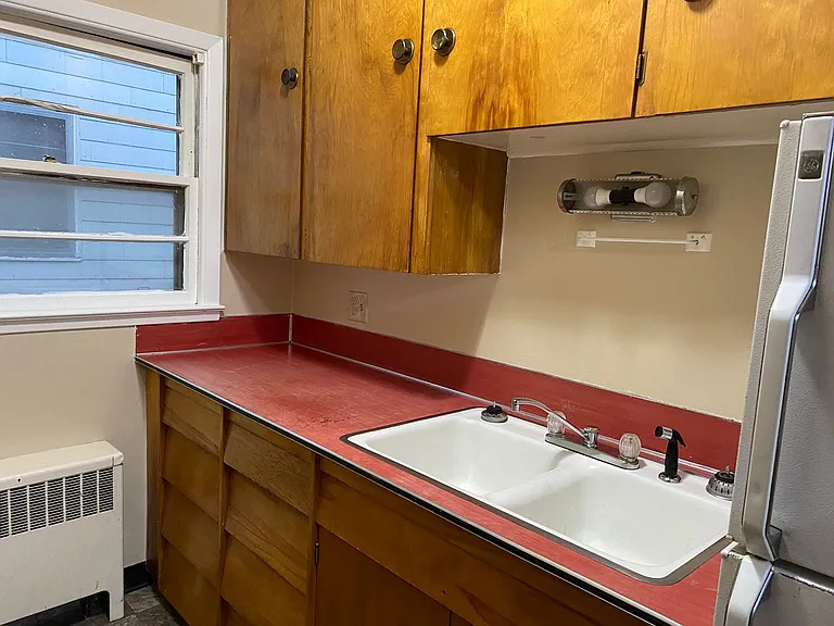 227 Central Ave S — Photo 8