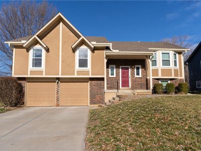 13948 S Cottonwood Dr, Olathe, KS, 66062
