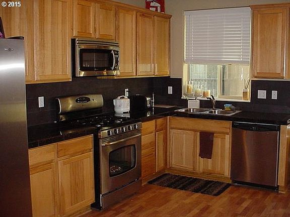3rd image of 1416 NE Redspire Ln