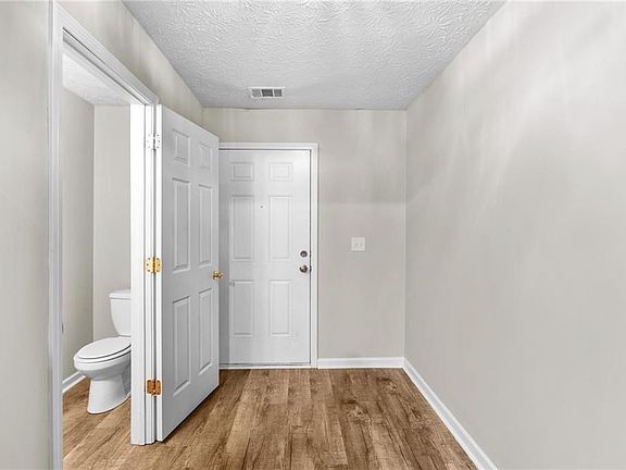 5th image of 1907 Manhattan Pkwy