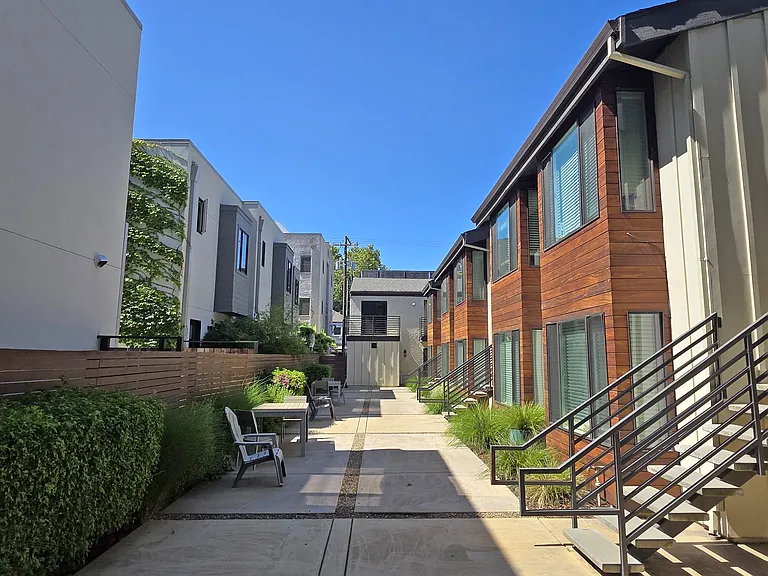 2222 I St #15 — Photo 21