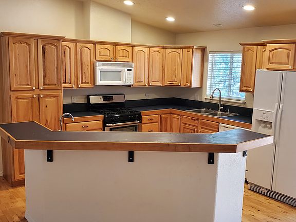 Island with Bar Sink