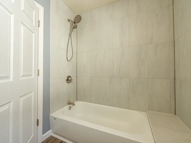 31 Drummond St — Photo 13